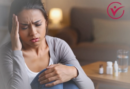 У человека болит голова